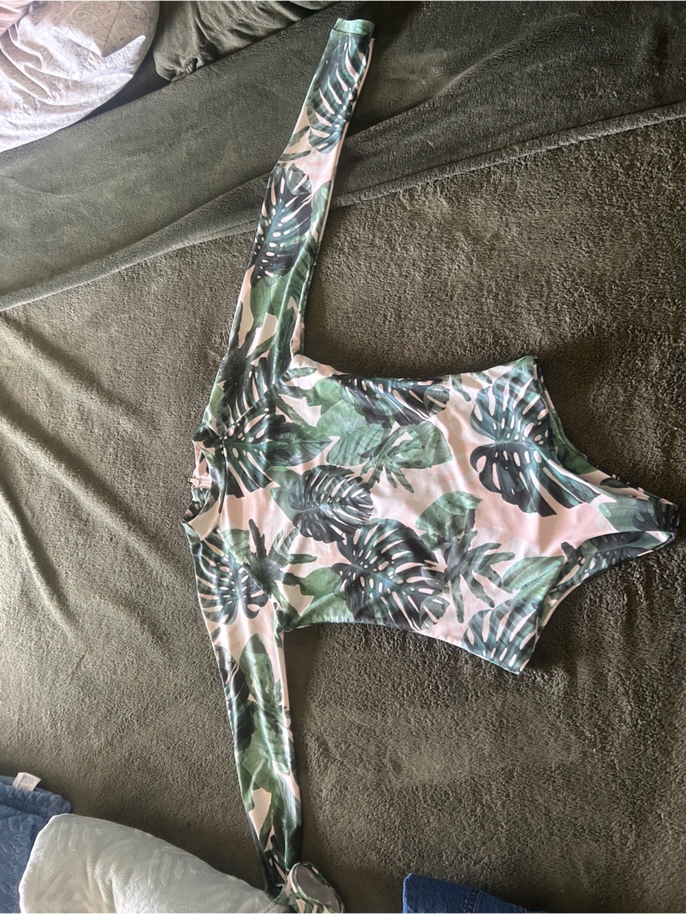 Women’s Long Sleeve Leaf-Print Bodysuit in Pink and Green